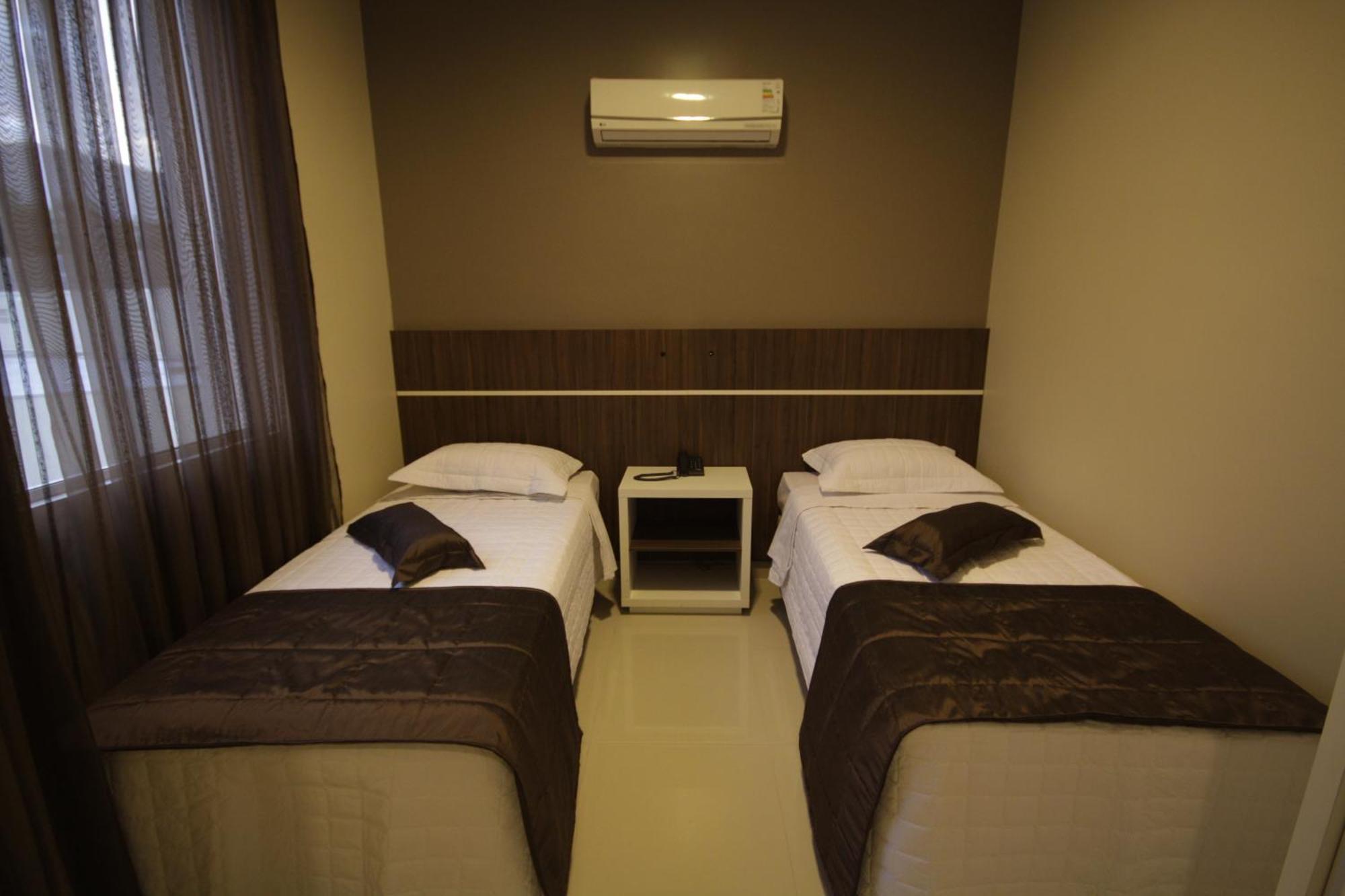 מפרה Hotel Emacite Flex חדר תמונה